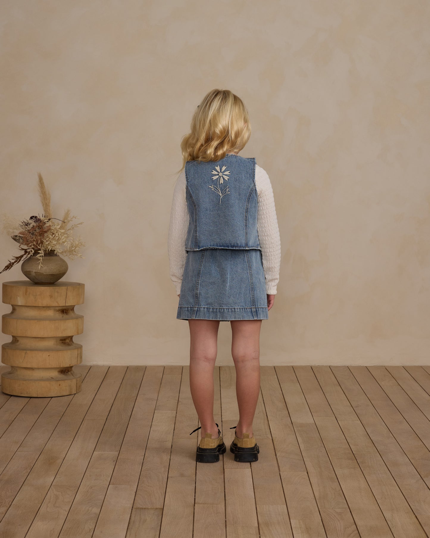 Denver Mini Skirt | Light Washed Denim - Rylee + Cru