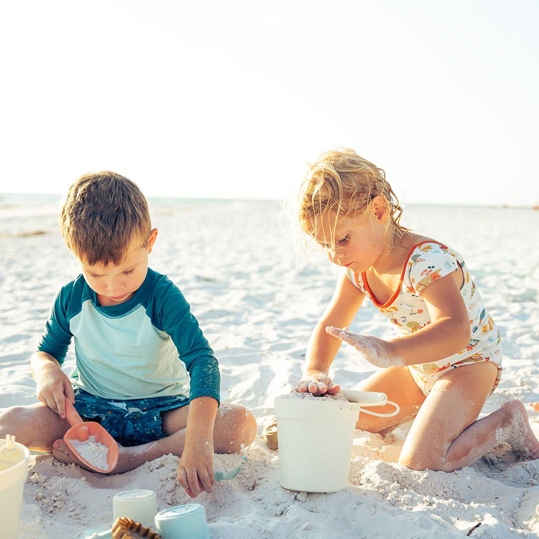 Kids Silicone Beach Bucket & Sand Toys - Emerson and Friends