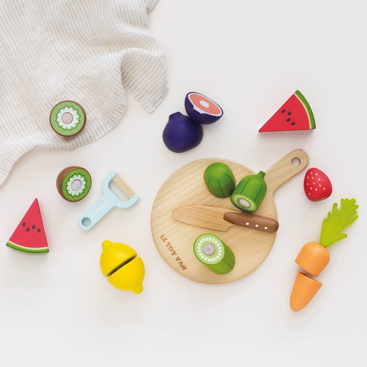 Wooden Chopping Board & Sliceable Play Food - Le Toy Van